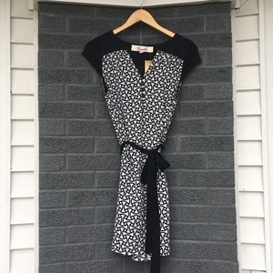 Francesca’s dress with front buttons and tie waist